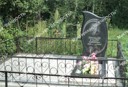 Памятник из гранита с фигурной фаской
