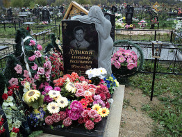 Памятник из гранита