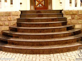 ВХОДНАЯ ЛЕСТНИЦА ИЗ МРАМОРА