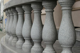 Гранитные балясины