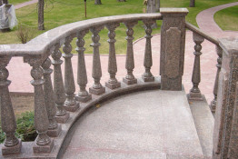 Гранитные балясины
