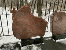 ПАМЯТНИК КОРКА