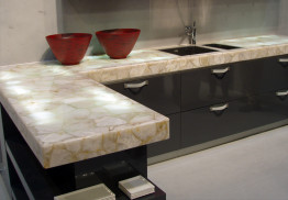Столешница Caesarstone.  Белый кварц
