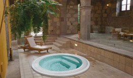Переливной спа бассейн AQUAVIA SPA MARTINIQUE