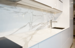 СТОЛЕШНИЦА ИЗ КВАРЦЕКЕРАМИКИ NEOLITH ESTATUARIO