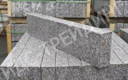 Бордюр гранитный тротуарный ГП5 Перл Флауэр 1000x200x80 мм